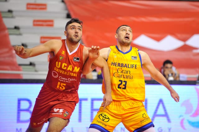 E. Cate, Jugador de la Jornada10