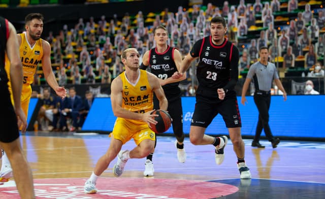 RETAbet BB 63 - UCAM Murcia 73