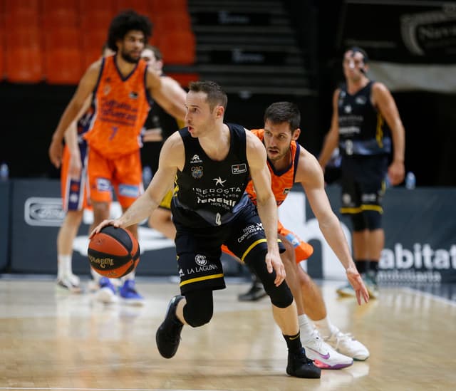 Valencia Basket-Iberostar (89-95)