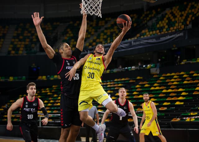 Senglin, Jugador de la J8