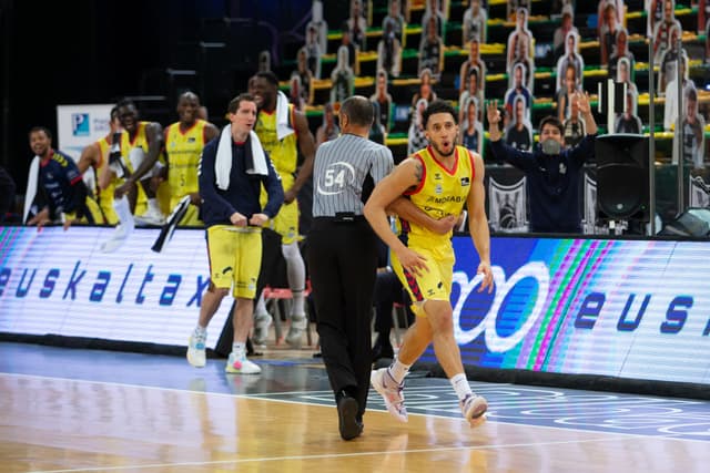 Navarro: "Dimos el balón a Senglin"