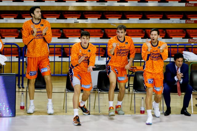 Urbas Fuenla 61 - Valencia BC 68