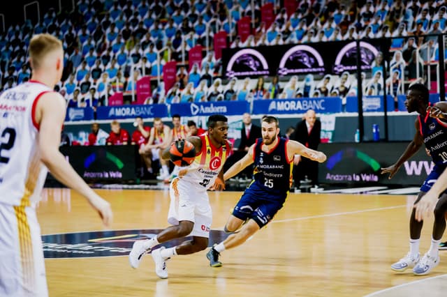 Crónica Morabanc-Casademont (83-98)