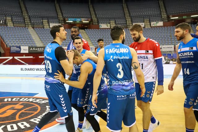 Acunsa GBC-MoraBanc And. (86-82)