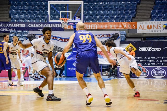 Monbus Obra 75 - Barça 78