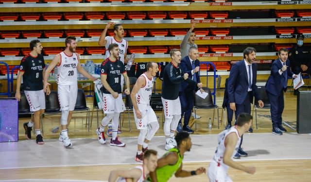 Urbas Fuenla 70 - RETAbet BB 74