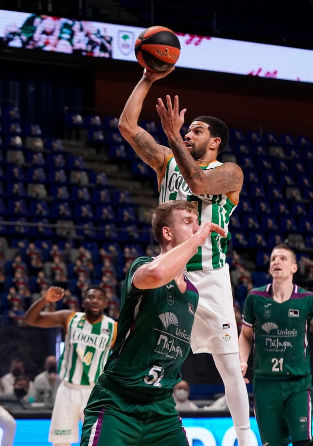 Feldeine mejor jugador latino J15