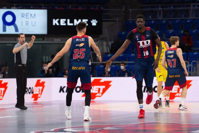 Crónica TD Systems-MoraBanc (84-67)