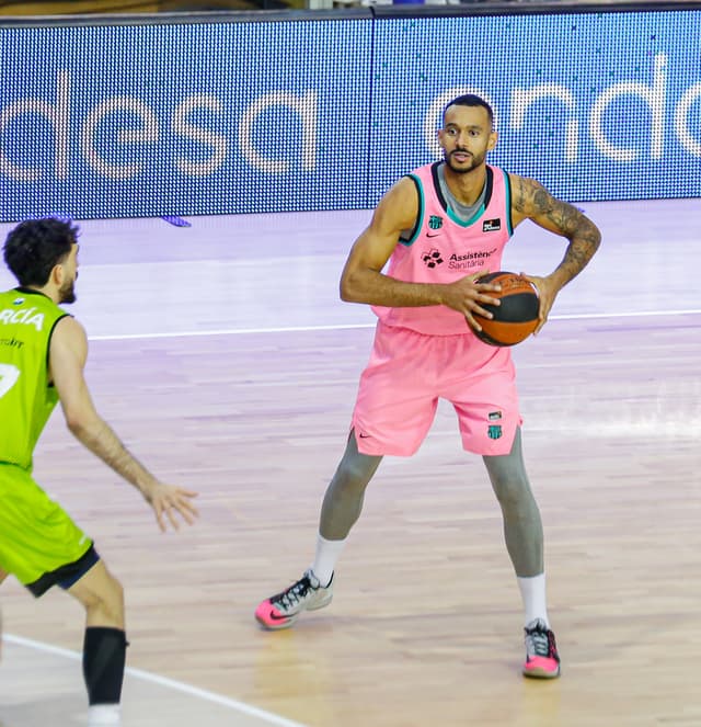 Hanga no seguirá en el Barça