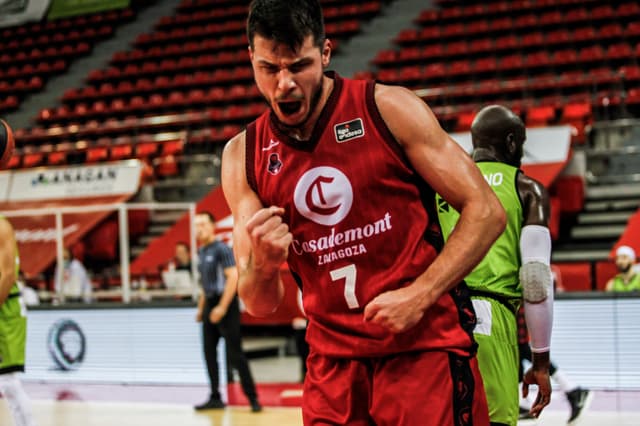 Barreiro hace historia en Zaragoza