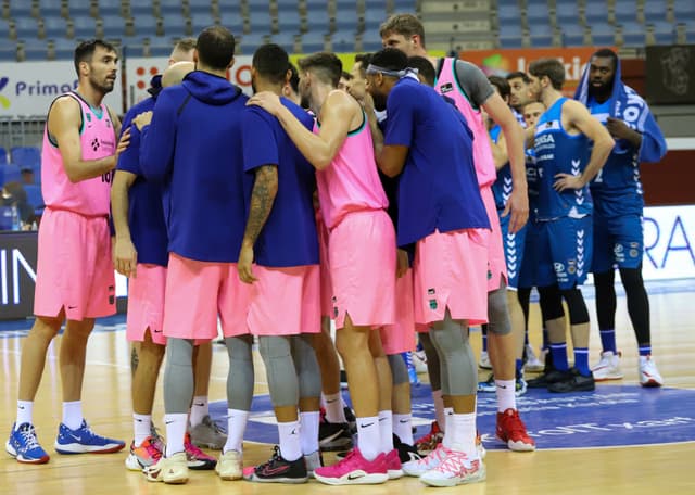 Acunsa GBC 68 - Barça 100