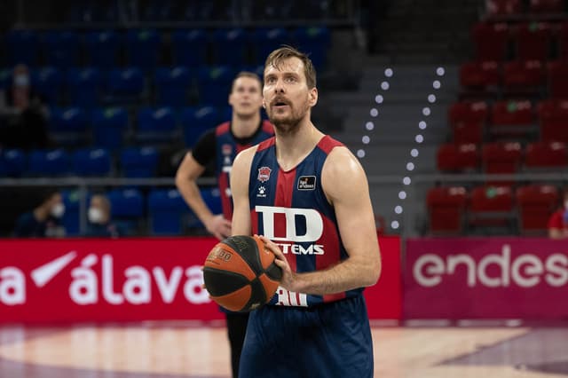 Zoran Dragic, 100 partidos