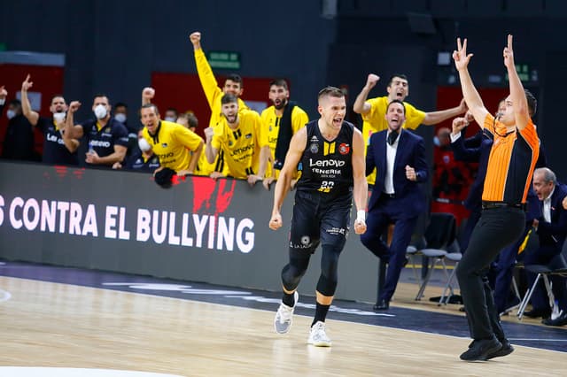 Crónica Lenovo Tfe.-Hereda SPB