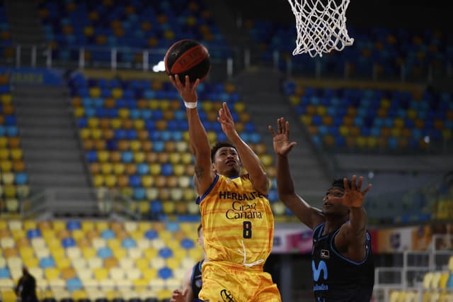 AJ Slaughter, Jugador de la Jornada