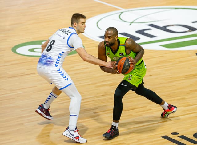 Crónica Urbas Fuenla-Acunsa (78-74)