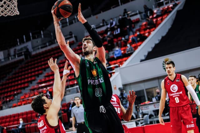 Crónica Casademont-Joventut (95-100