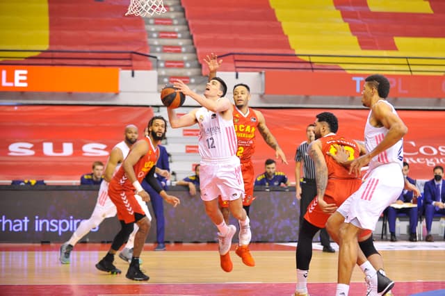 UCAM Murcia 58 - Real Madrid 74