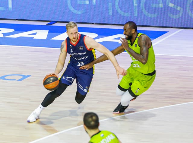 Urbas Fuenla.-Morabanc And. (65-75)