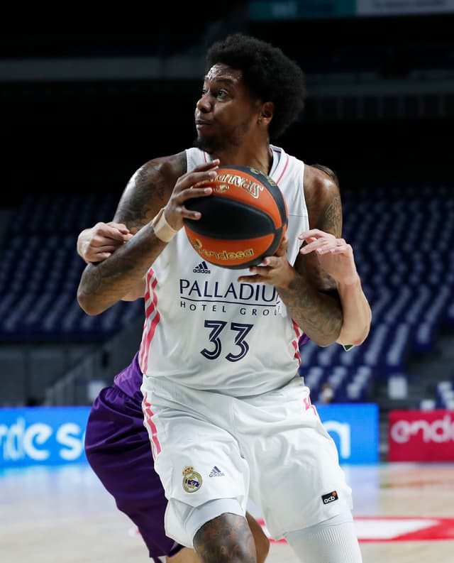 Thompkins, sometido a artroscopia