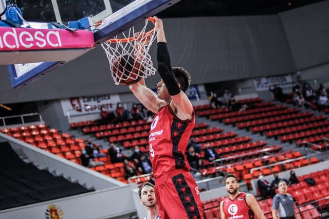 Casademont-Acunsa (99-71)