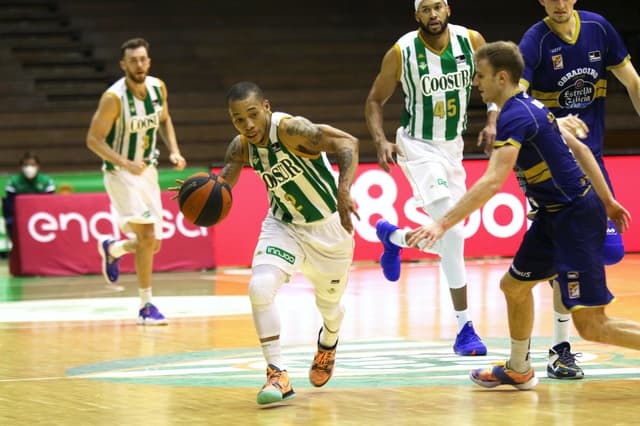 Coosur Betis-Monbus Obra (88-87)