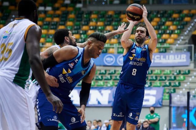 Benite revienta todos los récords