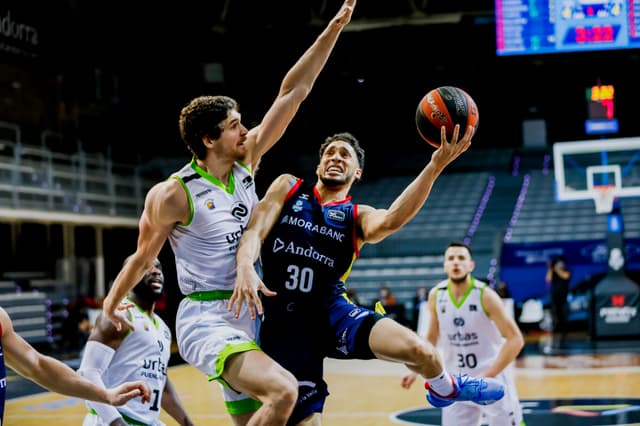 Crónica: MoraBanc And.-urbas Fuenla