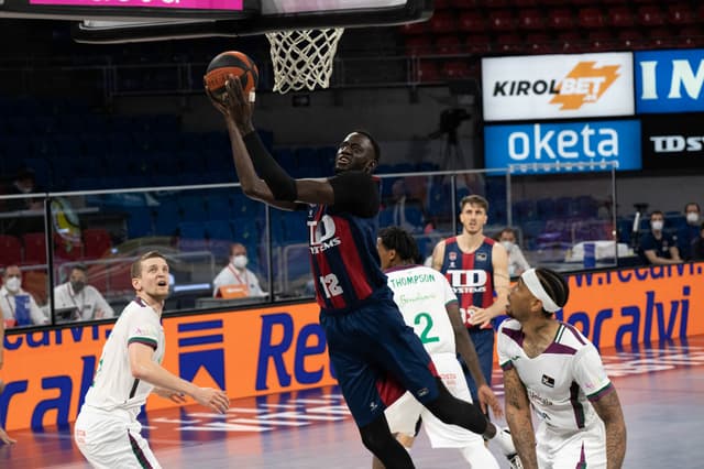 Diop, tercero con más partidos