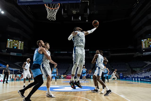 Crónica: Movistar Estu.-Hereda SPB