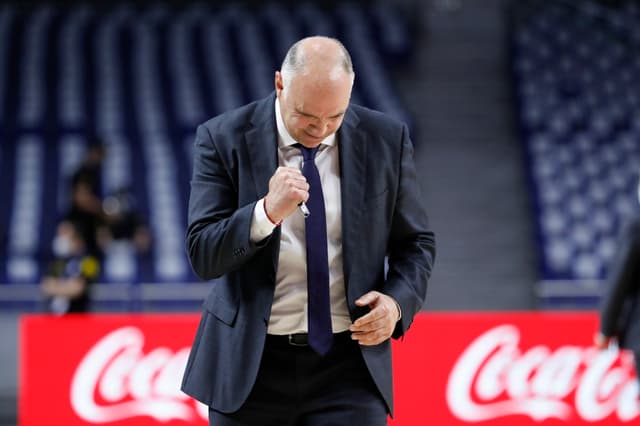 Laso y la lluvia de hitos