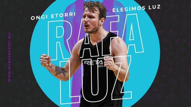 Luz se convierte en Men In Black