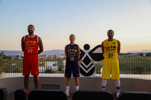 UCAM Murcia presenta equipaciones