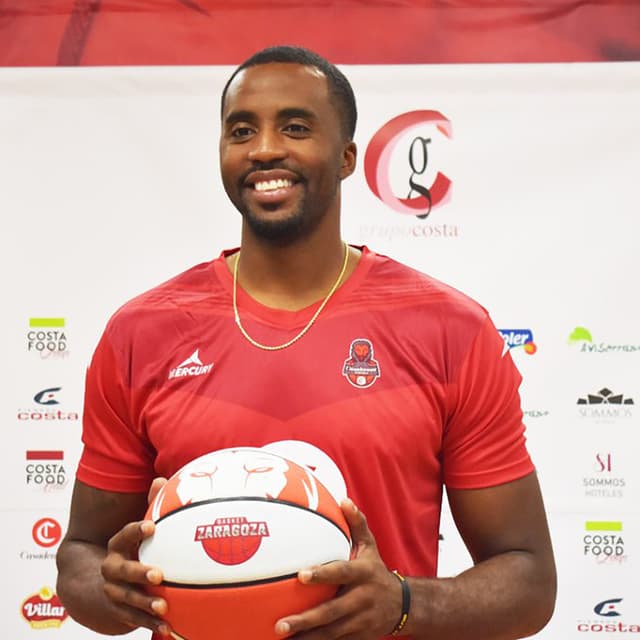 McLean, presentado como rojillo