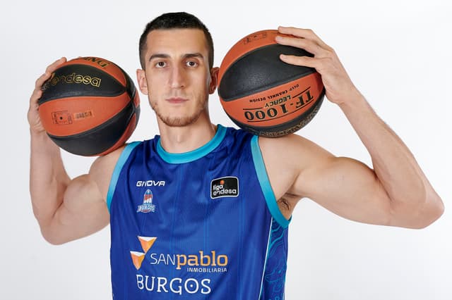 Dejan Kravic cierra etapa en Burgos