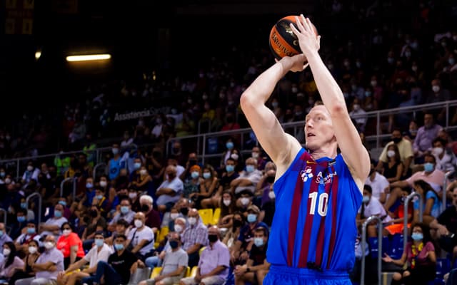 Smits, Davies y Hayes no siguen