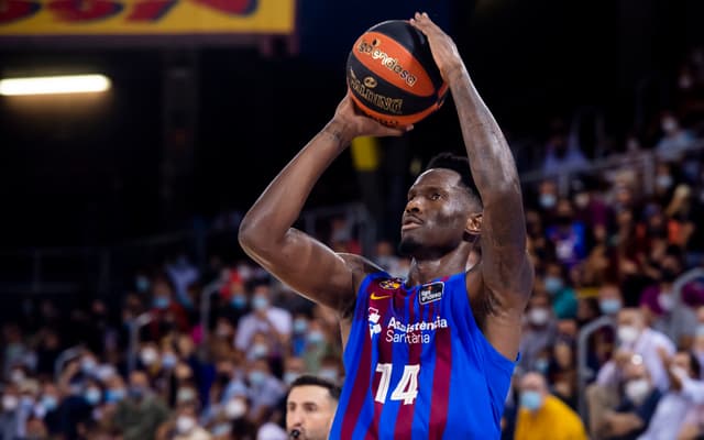 Nigel Hayes, positivo por Covid-19