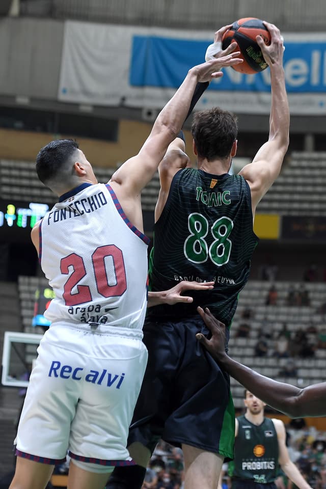 Tomic, 10º histórico en rebotes