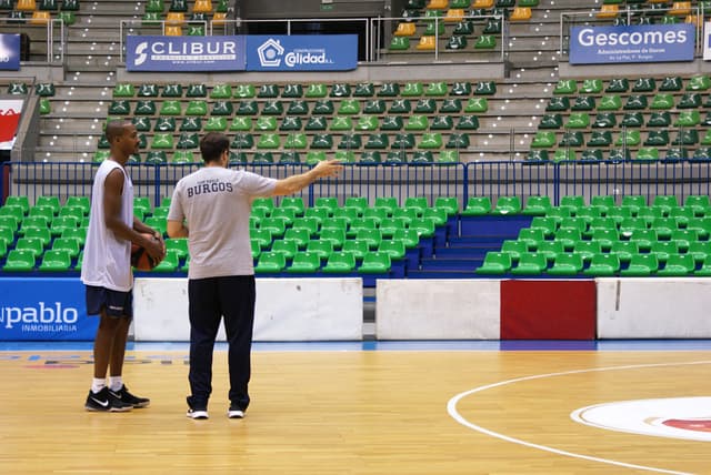 Renfroe se reincorpora a Hereda SPB