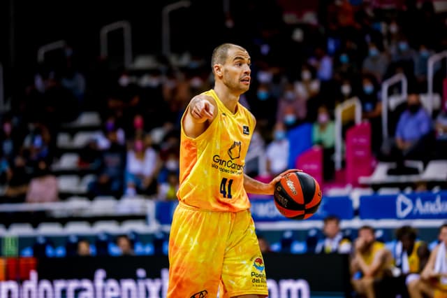 Lenovo Tenerife ficha a Stevic