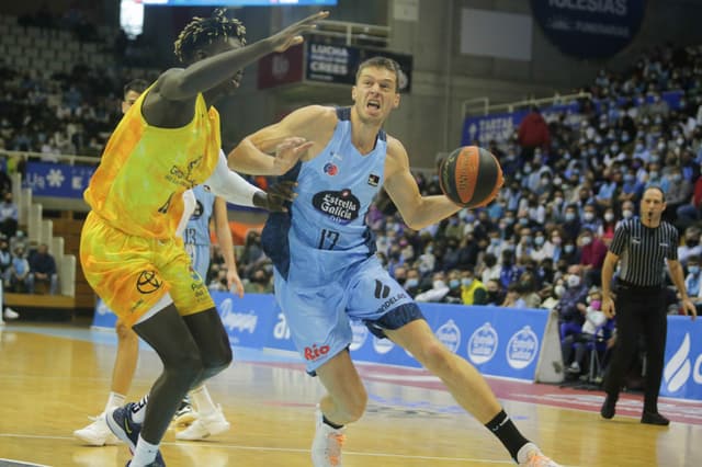 Río Breogán 76 - Gran Canaria 66