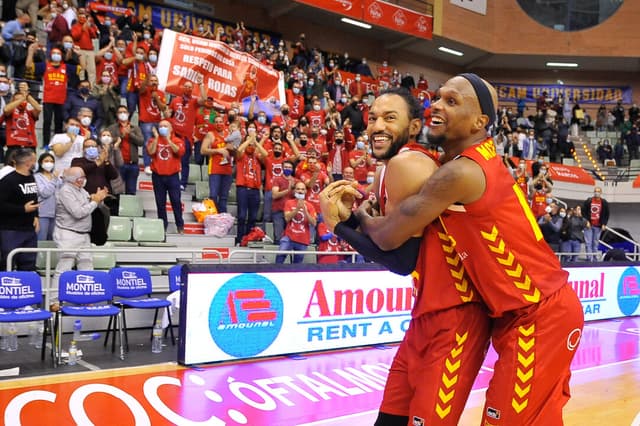 UCAM Murcia 99 - Urbas Fuenla 76