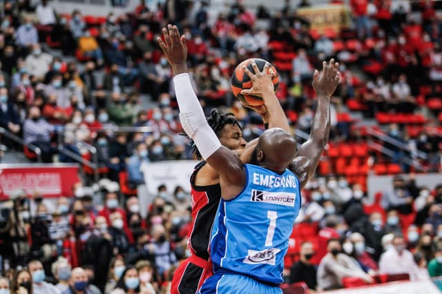 Okoye, lesionado en el brazo