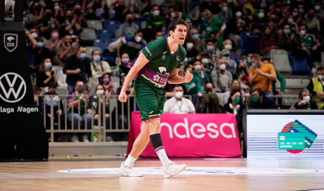 Carlos Suárez no seguirá en Málaga