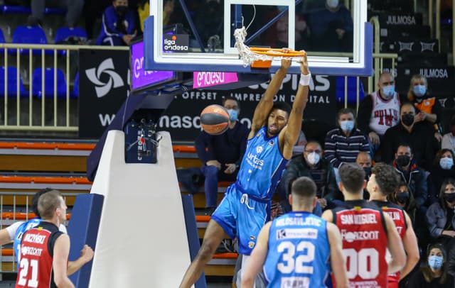 Urbas Fuenla. 77-Casademont Zza 55