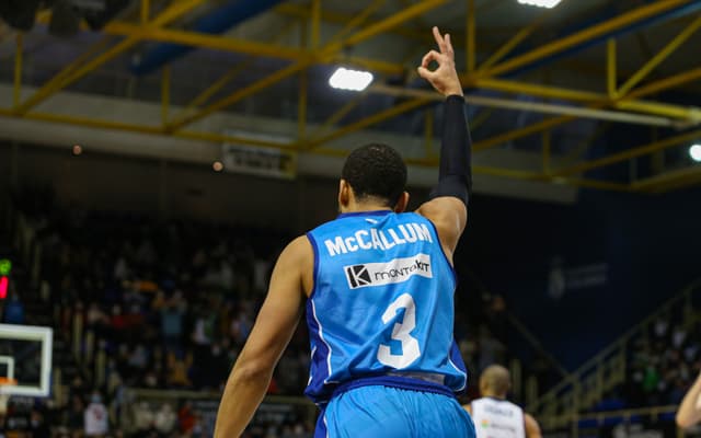 Urbas Fuenla-Bitci Baskonia (84-70)