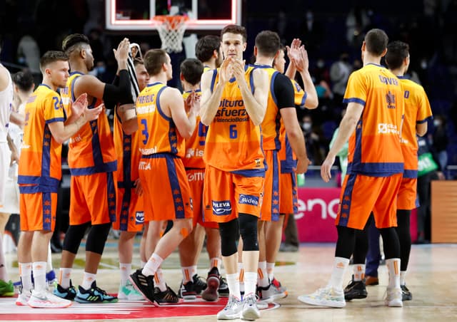 Real Madrid-Valencia Basket (93-94)
