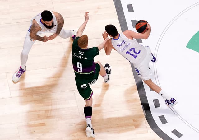 Alocén se rompe ligamento cruzado