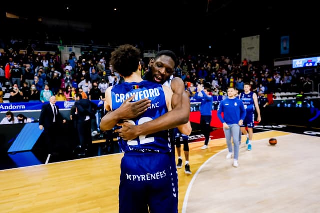 MoraBanc Andorra 72-Surne BB 72