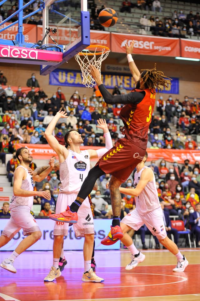 Webb III bate su marca anotadora