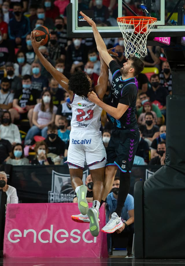 Withey renueva con Surne B.B.